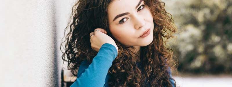 Los potenciadores de rizos que mejor definen y cuidan tu pelo